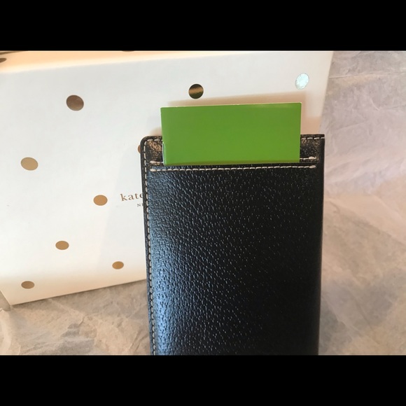 Kate Spade Wellesley Passport Case/Wallet NWT - Picture 5 of 5